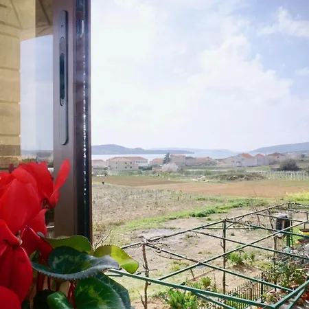 شقة Roso With Sea View تروغير