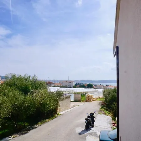 شقة Roso With Sea View تروغير